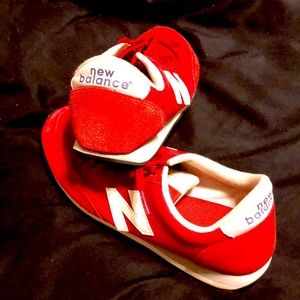 New Balance tennis shoes